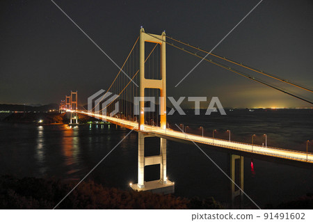 [Overlooking the Shimanami Kaido from the Itoyama Observatory (night)] Koura-cho, Imabari City, Ehime Prefecture 91491602