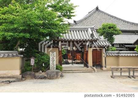 [飛鳥村，日本最古老的正式佛教寺廟，國家歷史遺址，飛鳥寺山門和本堂 91492005