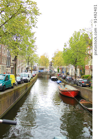 Amsterdam cityscape canal 91492401