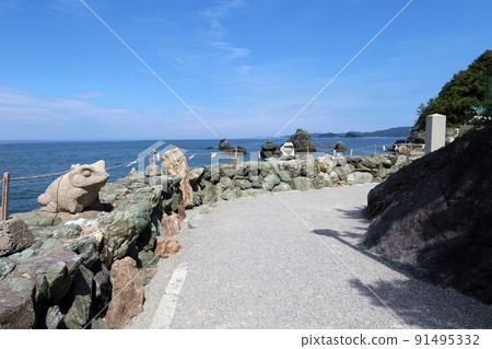 伊勢二見浦的青蛙雕像和祭祀路 伊勢二見浦的青蛙雕像和祭祀路 91495332