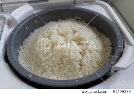Making mochi Making mochi 91499889