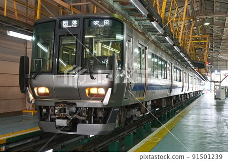 223系列2500系列停在車廠(吹田組展示) 223系列2500系列停在車廠(吹田組展示) 91501239