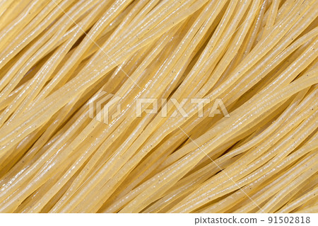 Korean cold noodles raw noodles texture background 91502818