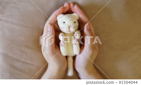 Image of taking responsibility for the life of pets 91504044