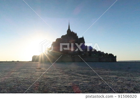 Evening view of Mont Saint Michel, France Evening view of Mont Saint Michel, France 91506020