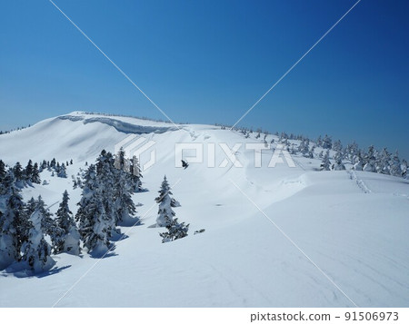 冬季俯瞰橫嶽山頂 91506973