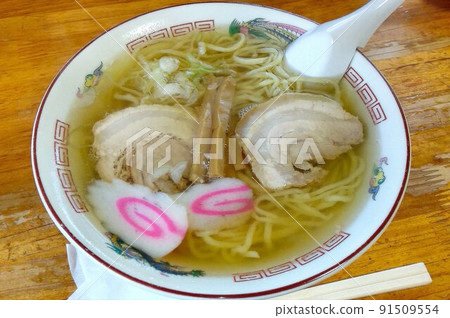 Clear soup and handmade noodles ... Sano ramen 91509554