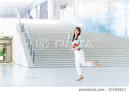 Young female engineer doing her best 91509821