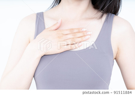 Women who take care of the chest skin [Parts cut] 91511884