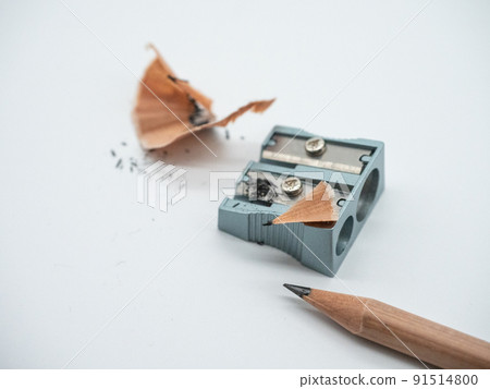 Pencil and pencil sharpener 91514800