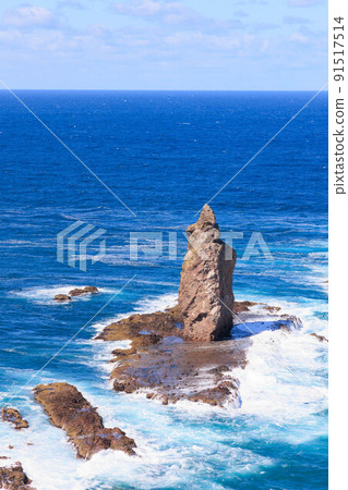 Cape Kamui "Kamui Rock" in autumn in Hokkaido 91517514