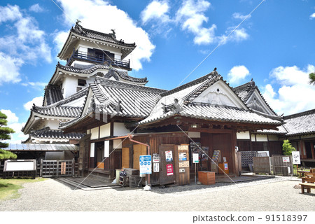 Kochi Castle castle tower in early summer Kochi Castle castle tower in early summer 91518397
