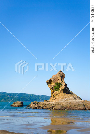 Lion rock on the Nichinan coast Lion rock on the Nichinan coast 91518635