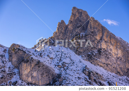 The amazing mountains of the Dolomites in Italy - a Unseco World Heritage Site The amazing mountains of the Dolomites in Italy - a Unseco World Heritage Site 91521208