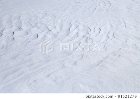 冬季山脈的雪紋（長野縣茅野市北代小岳八岳） 91521279