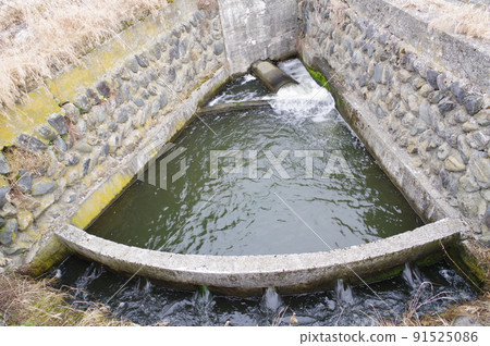 Irrigation facility in Nagano Prefecture Nishitenryu main canal Cylindrical diversion group "Oizumi No. 25 Otsu" Characteristic irrigation facility 91525086