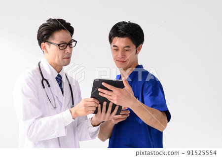 Doctor Surgeon Medical 2 men 91525554