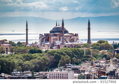 ISTANBUL, TURKEY - OCTOBER 12 ,2021 91527908