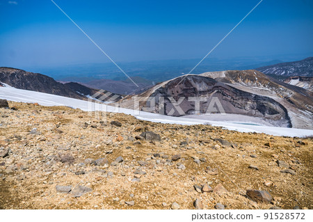 Spring Zao horse back snow (Miyagi prefecture) 91528572