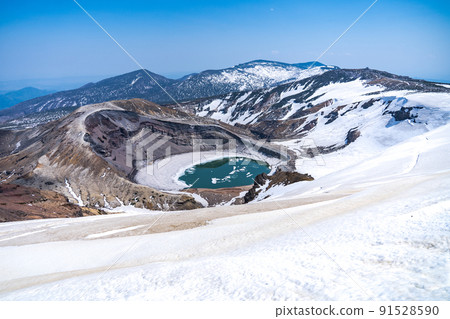 Spring Zao Okama Snow (Miyagi Prefecture) 91528590