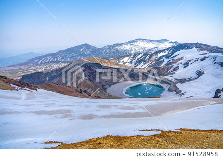 Spring Zao Okama Snow (Miyagi Prefecture) 91528958