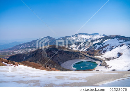Spring Zao Okama Snow (Miyagi Prefecture) 91528976