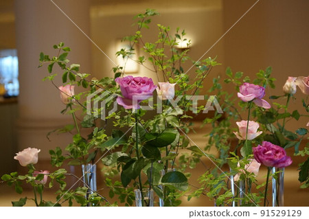 Flowers in the hotel lobby Flowers in the hotel lobby 91529129