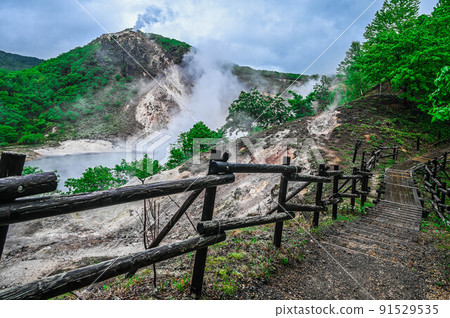 Hokkaido Noboribetsu Onsen Jigokudani Steam that is about to rise 91529535