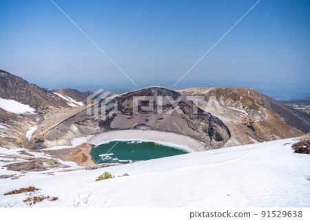 Spring Zao Okama Snow (Miyagi Prefecture) 91529638