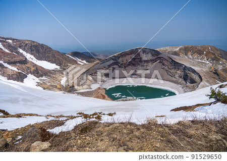 Spring Zao Okama Snow (Miyagi Prefecture) 91529650