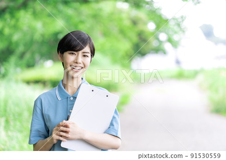 Young female care worker, female care worker Young female care worker, female care worker 91530559