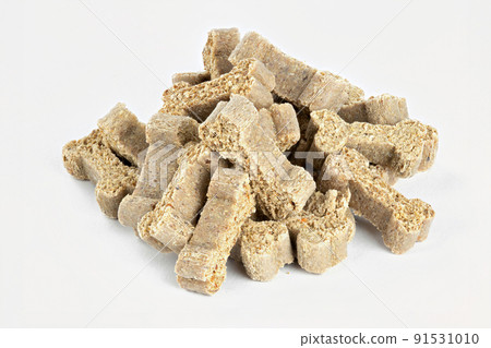 Dry dog food in the form of bones 91531010