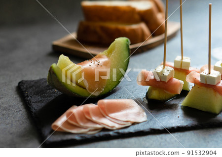 甜瓜配西班牙火腿豪華小吃 甜瓜配西班牙火腿豪華小吃 91532904