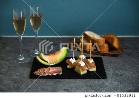 甜瓜配西班牙火腿豪華小吃 甜瓜配西班牙火腿豪華小吃 91532911