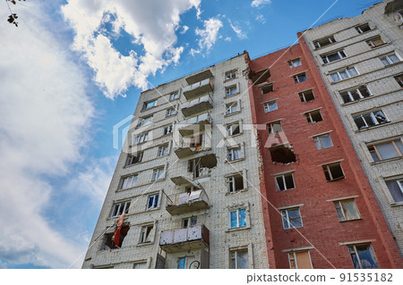 Damaged ruined multi-storey house in Chernihiv near Kyiv on north of Ukraine. Damaged ruined multi-storey house in Chernihiv near Kyiv on north of Ukraine. 91535182