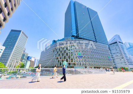 [大阪] 7月·在清新的藍天假期在大阪站前購物 91535979