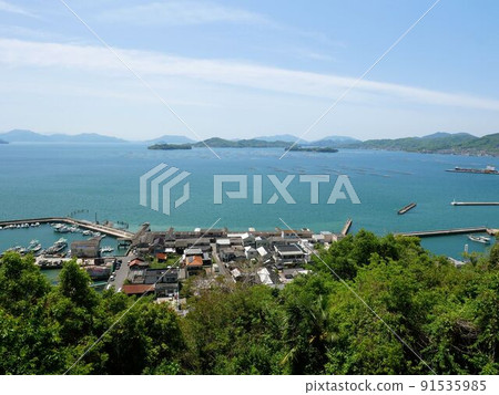 Seto Inland Sea seen from Shofukujisan Park (Akitsu-cho, Hiroshima Prefecture) 91535985