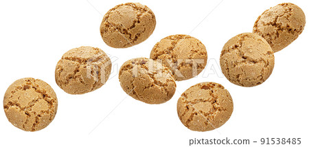 Falling italian amaretti, almond cookies isolated 91538485