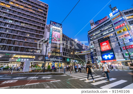 Tokyo cityscape of Japan The hottest days in central Tokyo for 7 consecutive days ... Ambulance dispatched in front of Ikebukuro station = July 1st 91540106