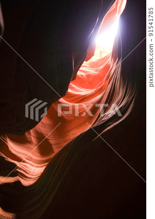Antelope Canyon: Mysterious red clay gradation and curved beauty Antelope Canyon: Mysterious red clay gradation and curved beauty 91541785
