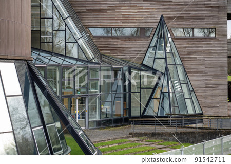 glass and steel construction 91542711