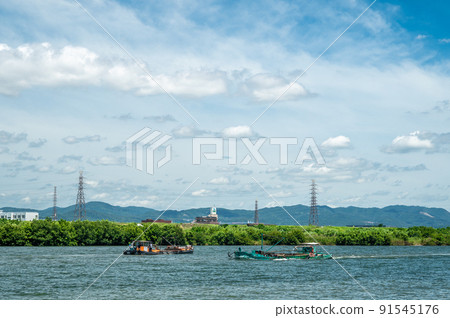 Gravel pit sailing on the Yodo River Gravel pit sailing on the Yodo River 91545176