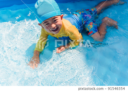 Pool summer vacation playing in the water Pool summer vacation playing in the water 91546354