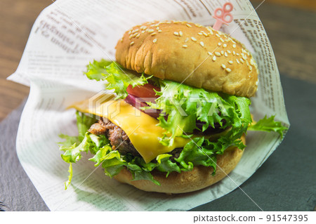一個漢堡包 91547395