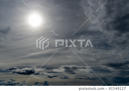 颱風來襲時神秘的雲和天空 91549127