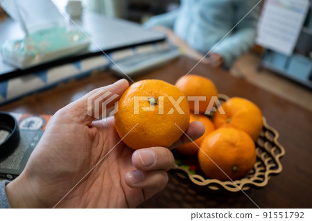 mandarin orange, kotatsu, heating 91551792