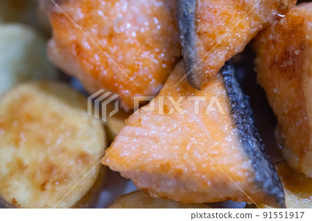 Homemade fish & chips 91551917