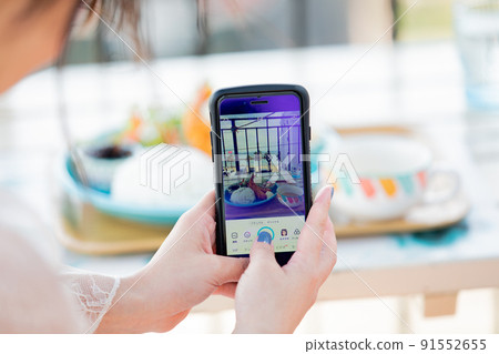 Shoot lunch with your smartphone Shoot lunch with your smartphone 91552655