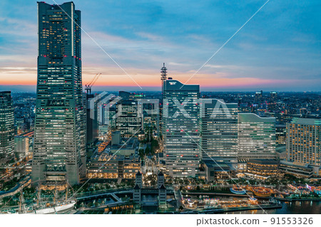 [Kanagawa] Minatomirai at dusk 91553326