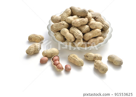 一堆乾燥的熟食花生小吃 一堆乾燥的熟食花生小吃 91553625